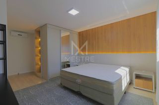 APARTAMENTO QUADRA MAR COM 03 SUÍTES TOTALMENTE MOBILIADO À VENDA NA MEIA PRAIA