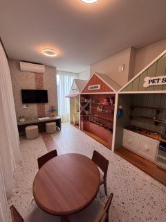 APARTAMENTO SEMI MOBILIADO 3 SUÍTES EM PRÉDIO NOVO NA MEIA PRAIA