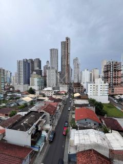 APARTAMENTO SEMI MOBILIADO 3 SUÍTES EM PRÉDIO NOVO NA MEIA PRAIA