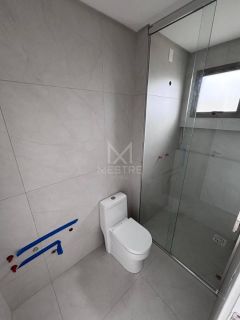 APARTAMENTO SEMI MOBILIADO 3 SUÍTES EM PRÉDIO NOVO NA MEIA PRAIA