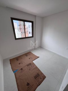 APARTAMENTO SEMI MOBILIADO 3 SUÍTES EM PRÉDIO NOVO NA MEIA PRAIA