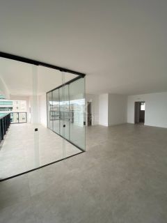 APARTAMENTO VISTA MAR NO CENTRO DE ITAPEMA