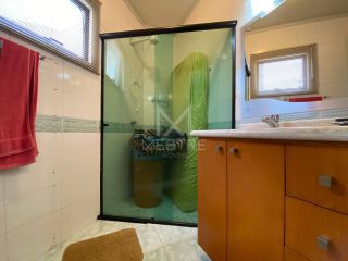 APARTAMENTO COM 04 DORMITÓRIOS NO CORAÇÃO DE ITAPEMA