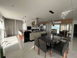 APARTAMENTO DE ALTO PADRÃO MOBILIADO EM MEIA PRAIA