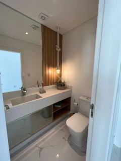 APARTAMENTO DE ALTO PADRÃO MOBILIADO EM MEIA PRAIA