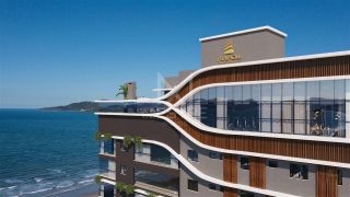 Apartamento 3 suítes a poucos passos do mar!