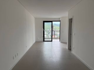 Apartamento alto padrão 180metros do mar