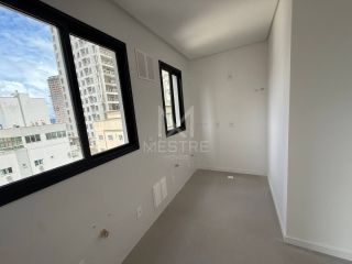 Apartamento alto padrão 180metros do mar