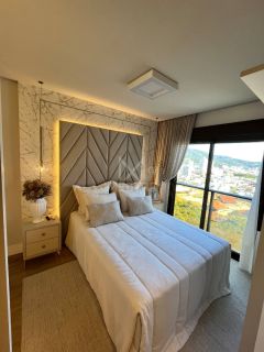 Vista definitiva para lagoa e mar