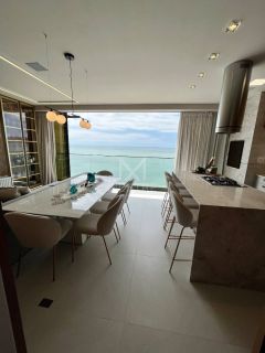 Vista definitiva para lagoa e mar