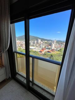 Vista definitiva para lagoa e mar