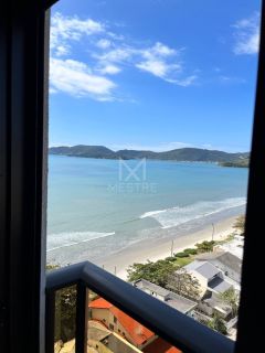 Vista definitiva para lagoa e mar