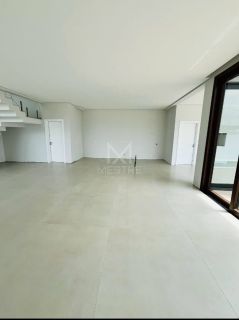 CASA  ALTO PADRÃO 03 SUÍTES