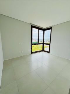 CASA  ALTO PADRÃO 03 SUÍTES