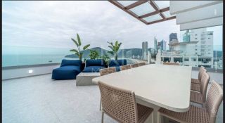 COBERTURA DUPLEX FRENTE MAR EM BALNEARIO CAMBORIU