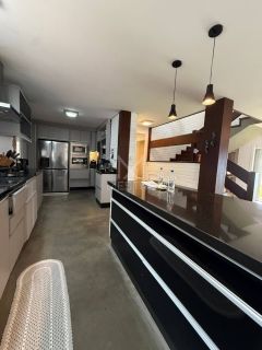 CASA  ALTO PADRÃO FRENTE MAR