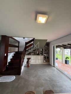 CASA  ALTO PADRÃO FRENTE MAR