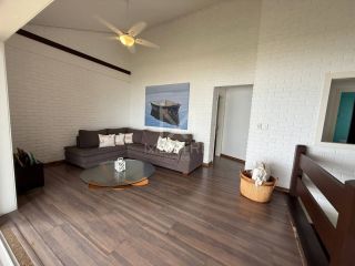 CASA  ALTO PADRÃO FRENTE MAR