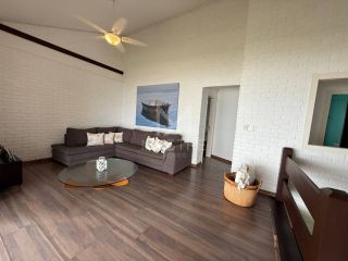 CASA  ALTO PADRÃO FRENTE MAR