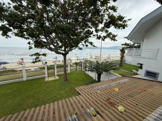 CASA  ALTO PADRÃO FRENTE MAR