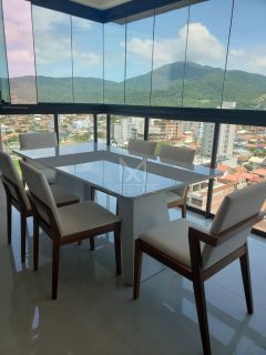 APARTAMENTO 03 SUÍTES Á 200 METROS DO MAR