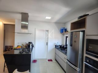 APARTAMENTO 03 SUÍTES Á 200 METROS DO MAR