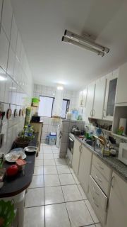 APARTAMENTO Á 100 METROS DO MAR NO CENTRO DE ITAPEMA