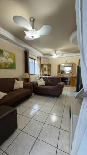 APARTAMENTO Á 100 METROS DO MAR NO CENTRO DE ITAPEMA