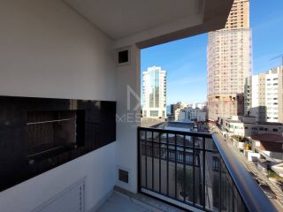 APARTAMENTO NO CENTRO DE ITAPEMA Á 200 METROS DO MAR