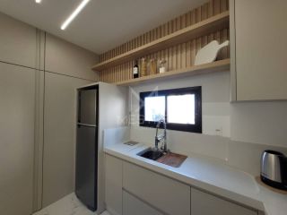 APARTAMENTO NO CENTRO DE ITAPEMA Á 200 METROS DO MAR