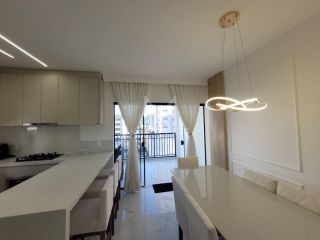 APARTAMENTO NO CENTRO DE ITAPEMA Á 200 METROS DO MAR