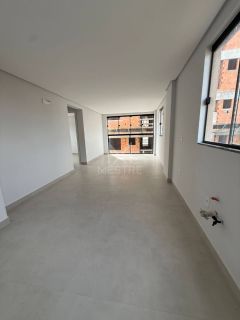 APARTAMENTO Á 500 METROS DO MAR EM PORTO BELO