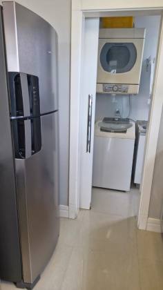 APARTAMENTO QUADRA MAR MOBILIADO COM 03 SUÍTES À VENDA NA MEIA PRAIA