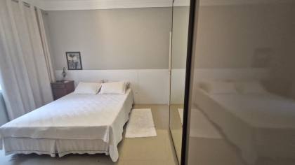 APARTAMENTO QUADRA MAR MOBILIADO COM 03 SUÍTES À VENDA NA MEIA PRAIA