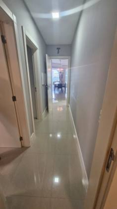 APARTAMENTO QUADRA MAR MOBILIADO COM 03 SUÍTES À VENDA NA MEIA PRAIA