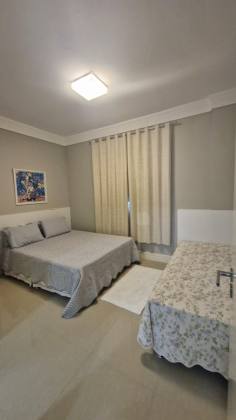 APARTAMENTO QUADRA MAR MOBILIADO COM 03 SUÍTES À VENDA NA MEIA PRAIA