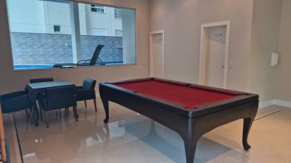 APARTAMENTO QUADRA MAR MOBILIADO COM 03 SUÍTES À VENDA NA MEIA PRAIA