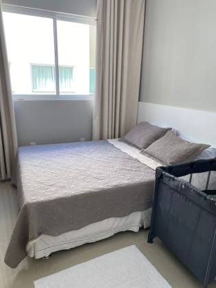 APARTAMENTO QUADRA MAR MOBILIADO COM 03 SUÍTES À VENDA NA MEIA PRAIA