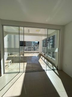 COBERTURA COM VISTA MAR À VENDA NO CENTRO DE ITAPEMA