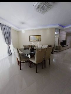 APARTAMENTO QUADRA MAR COM COM 04 SUÍTES À VENDA NA MEIA PRAIA