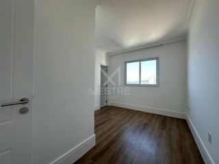 APARTAMENTO ALTO PADRÃO QUADRA MAR COM 04 SUÍTES À VENDA NA MEIA PRAIA