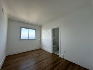 APARTAMENTO ALTO PADRÃO QUADRA MAR COM 04 SUÍTES À VENDA NA MEIA PRAIA