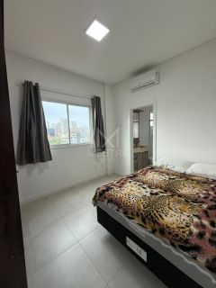 APARTAMENTO MOBILIADO COM  02 SUÍTES À VENDA EM BAL. PEREQUÊ