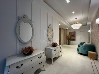 APARTAMENTO MOBILIADO COM 03 SUÍTES Á VENDA NA MEIA PRAIA