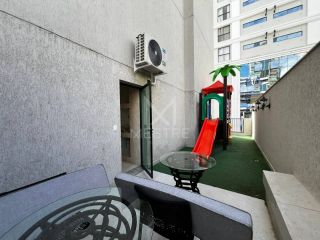 APARTAMENTO MOBILIADO COM 03 SUÍTES Á VENDA NA MEIA PRAIA