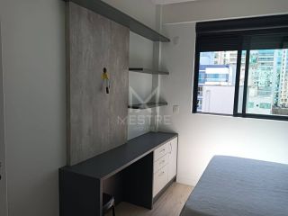 APARTAMENTO MOBILIADO COM 03 SUÍTES Á VENDA NA MEIA PRAIA