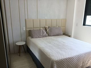 APARTAMENTO MOBILIADO COM 03 SUÍTES Á VENDA NA MEIA PRAIA