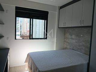 APARTAMENTO MOBILIADO COM 03 SUÍTES Á VENDA NA MEIA PRAIA