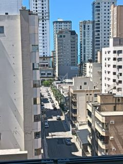 APARTAMENTO MOBILIADO COM 03 SUÍTES Á VENDA NA MEIA PRAIA