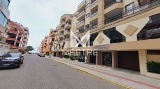 APARTAMENTO QUADRA MAR COM 02 DORMITÓRIOS DISPONÍVEL PARA LOCAÇÃO ANUAL